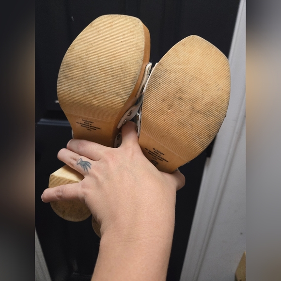 White Strappy Wooden Platform Sandals - Picture 6 of 7